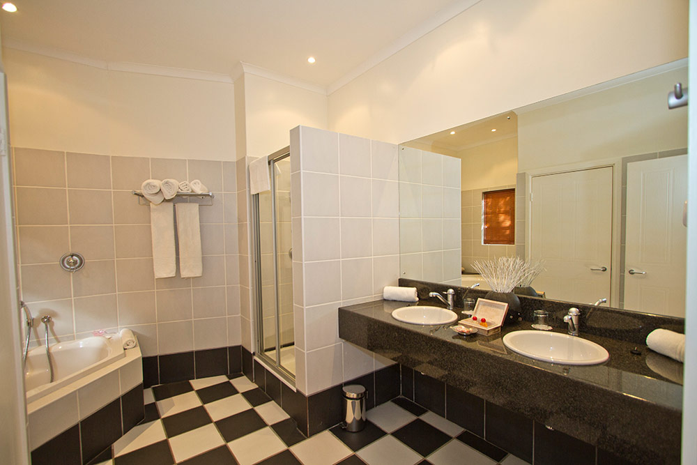 Superior Bathroom - Hlangana Lodge